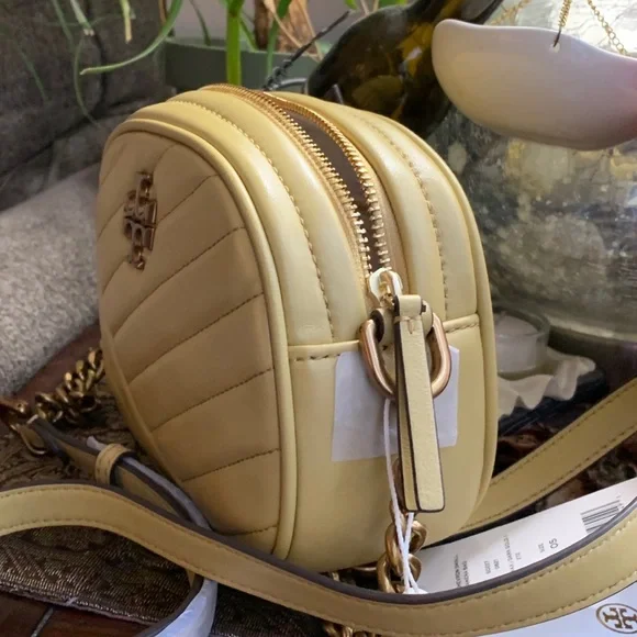 SOLD⛔️Authentic TORY BURCH Quilted leather logo zip top Crosby - Picture 7 of 16